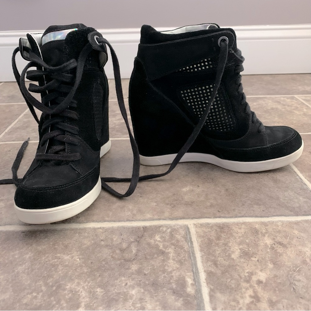 Women’s French Connection Size 39 Black Suede Marla Wedge High Top Sneakers